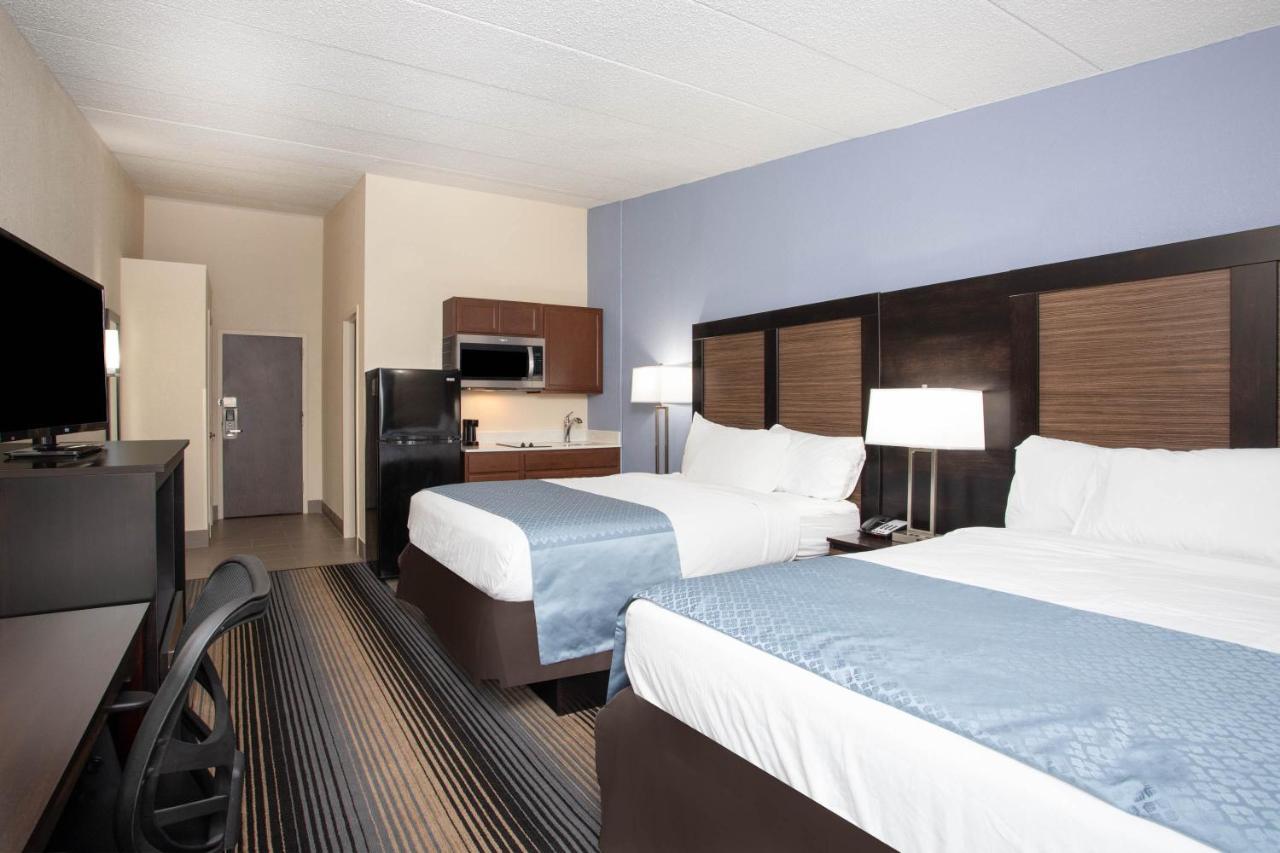 Wingate By Wyndham Bloomington Hotel Exterior photo