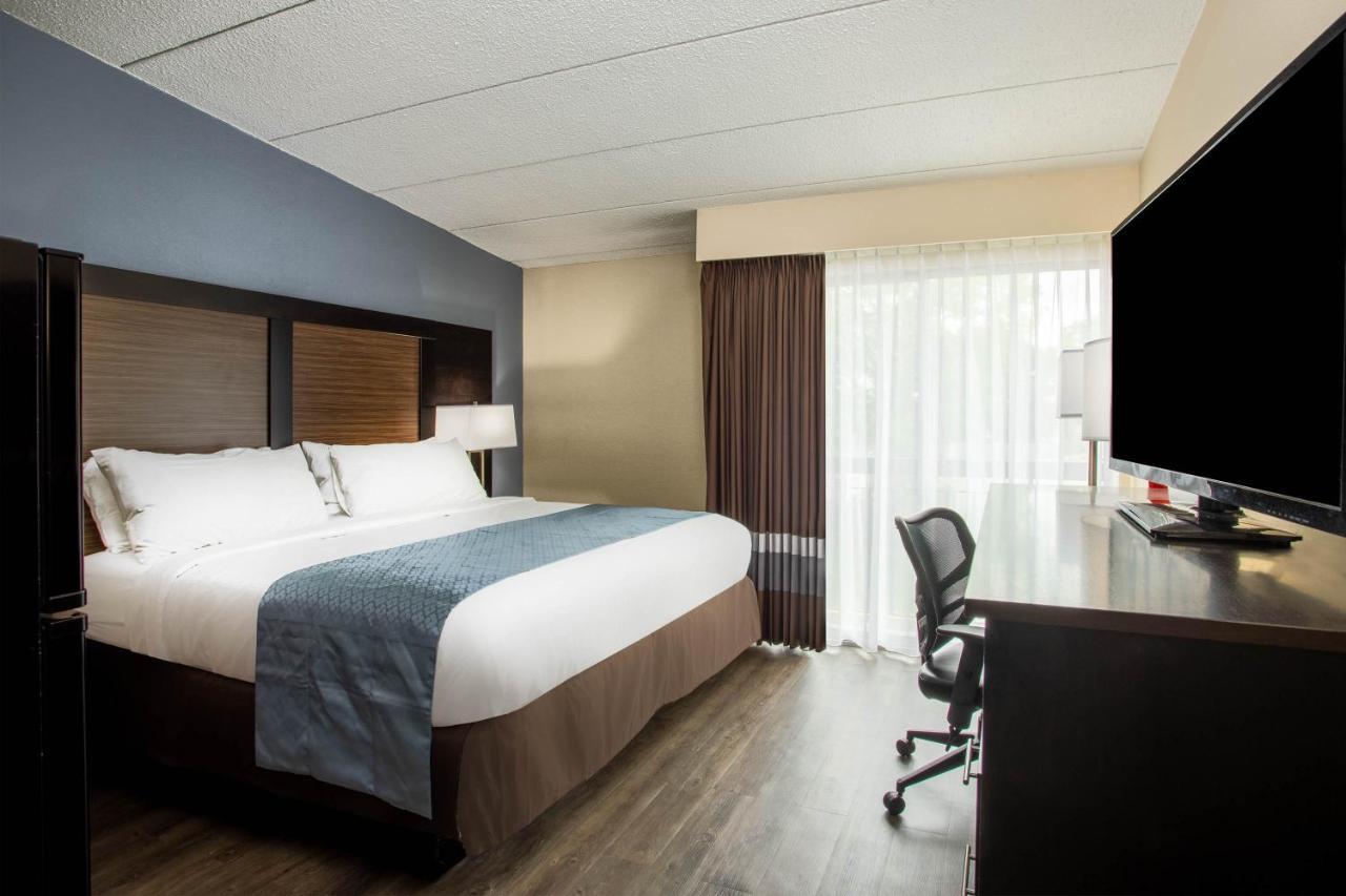 Wingate By Wyndham Bloomington Hotel Exterior photo